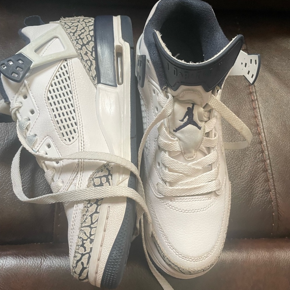 Jordan Spizike Low Midnight/Neutral Grey/White
